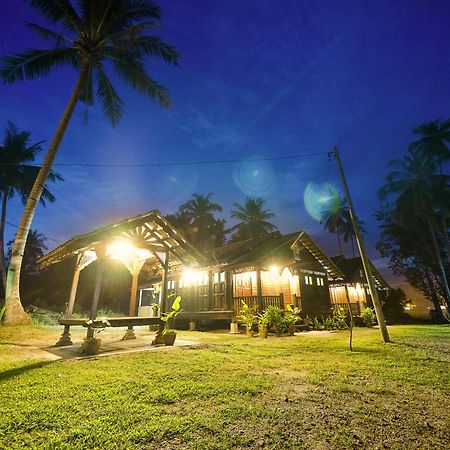 Kampung Tok Lembut Vacation Home Pantai Cenang  Exteriör bild