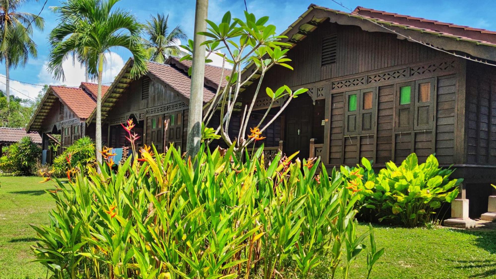 Kampung Tok Lembut Vacation Home Pantai Cenang  Exteriör bild
