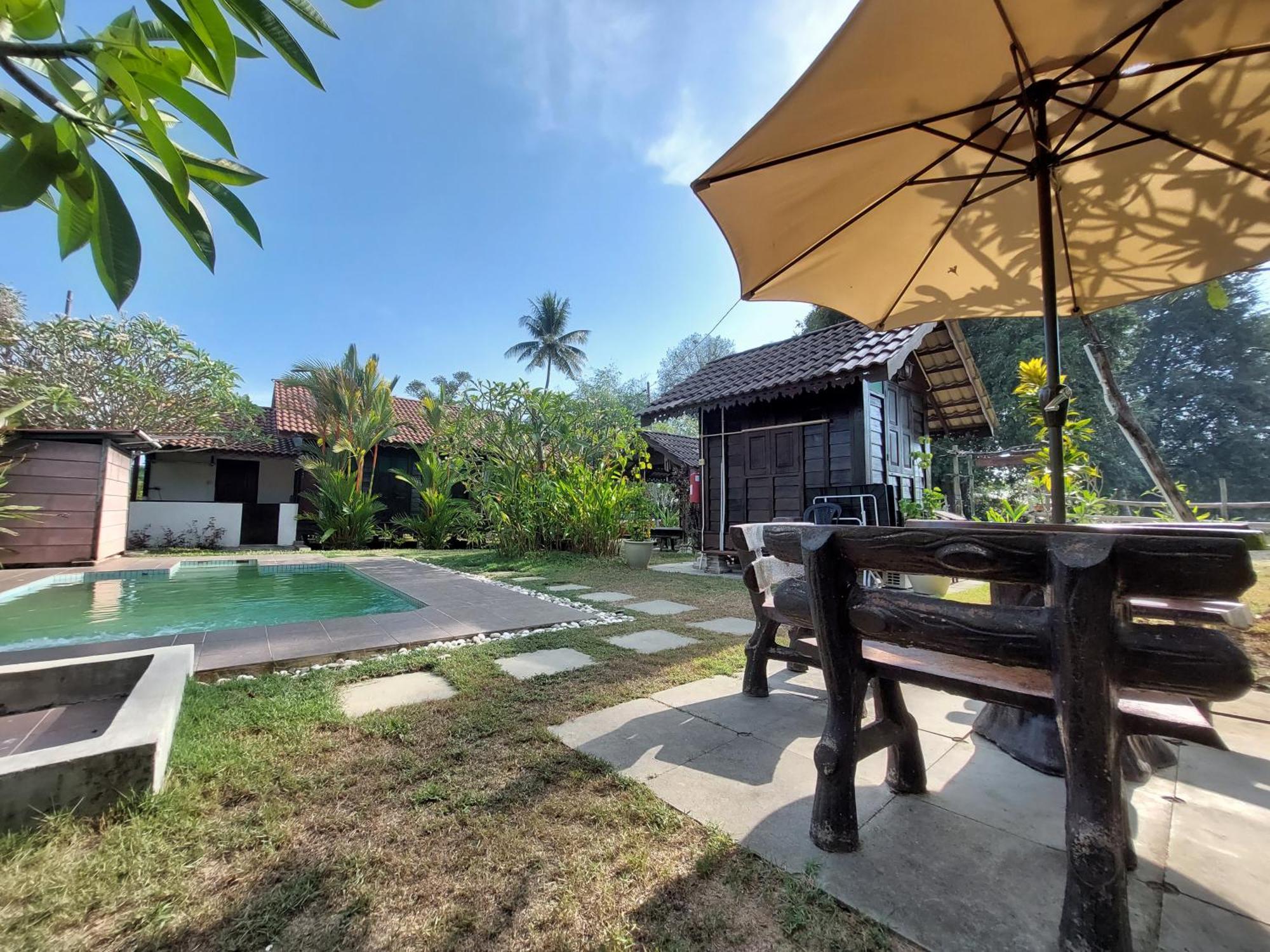 Kampung Tok Lembut Vacation Home Pantai Cenang  Exteriör bild